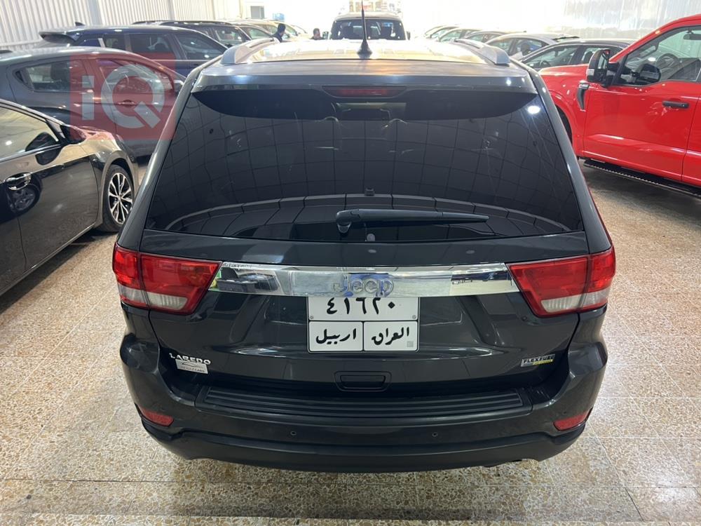 جیپ گراند شیرۆکی